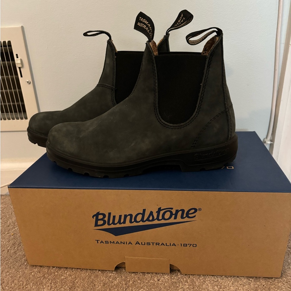 Blundstone 587 elastic sided boot lined size 5.5